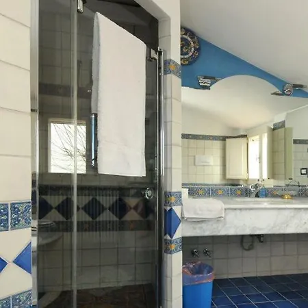 Sleeps 23 Air Con *